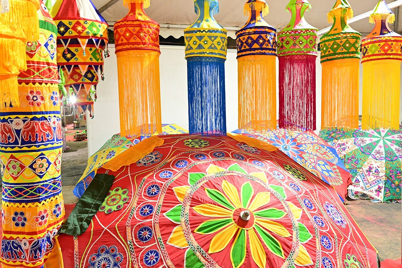 Pipli Applique Craft Village Shopping & Colorful Lanterns Guide