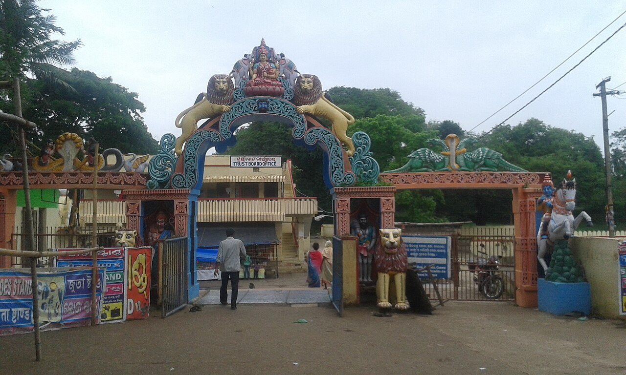 Lokanath Temple Puri: Ancient Submerged Shiva Lingam Pilgrimage